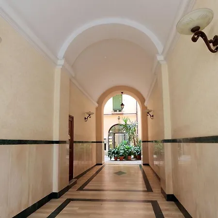 Lucky Domus Manzoni Apartment *
